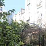 Il giardino appare per� in stato di semi abbandono: i gazebo posizionati dal signor Giuseppe, il proprietario dell'area, sono state divelte dal vento e l�erba sta crescendo ovunque